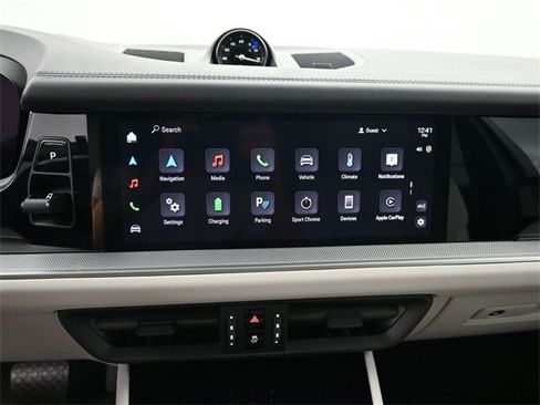 New 2025 Porsche Cayenne E-Hybrid image 9