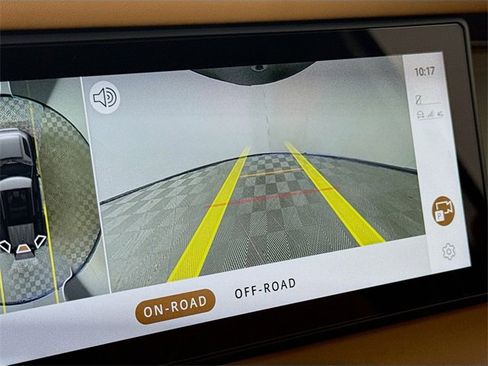 Certified 2023 Land Rover Defender 110 X-Dynamic SE image 17