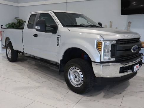 Used 2018 Ford F250 XL w/ Power Equipment Group AWD/4WD image 1