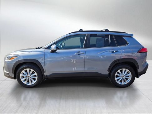 Used 2022 Toyota Corolla Cross LE AWD/4WD image 6