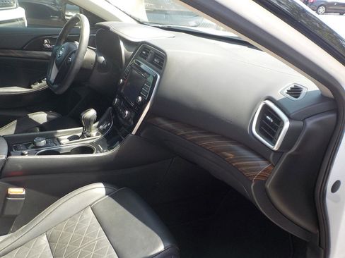 Used 2017 Nissan Maxima Platinum image 41
