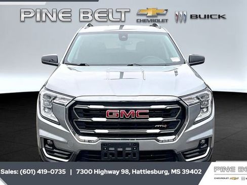 Used 2023 GMC Terrain AT4 image 3