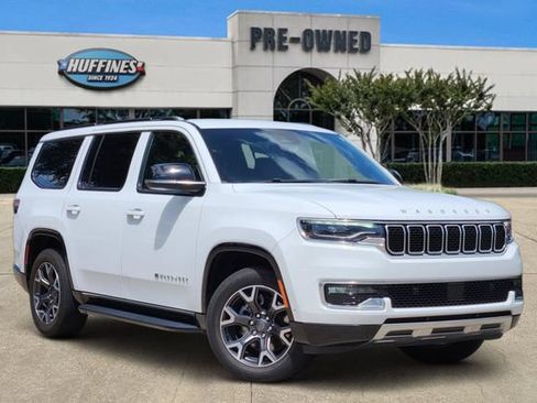 Certified 2024 Jeep Wagoneer Series III AWD/4WD image 1