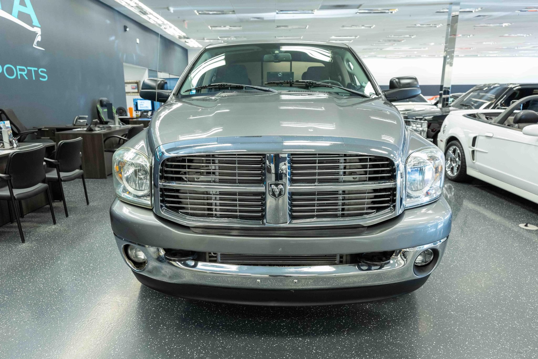 Used 2009 Dodge Ram 2500 Truck SLT w/ Trailer Tow Group RWD image 2
