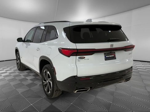 Certified 2025 Buick Enclave Sport Touring image 5