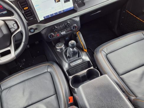 Used 2022 Ford Bronco Badlands image 11