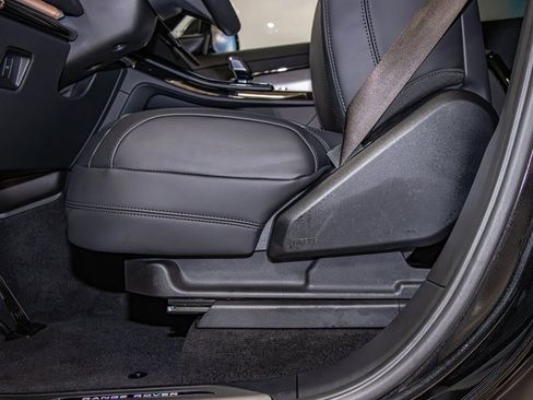 New 2025 Land Rover Range Rover Sport Dynamic SE image 15