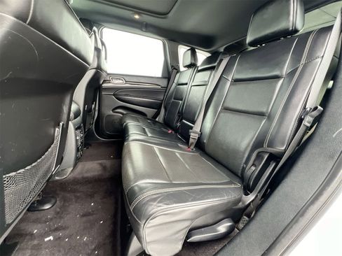 Used 2017 Jeep Grand Cherokee Overland w/ Jeep Active Safety Group image 19