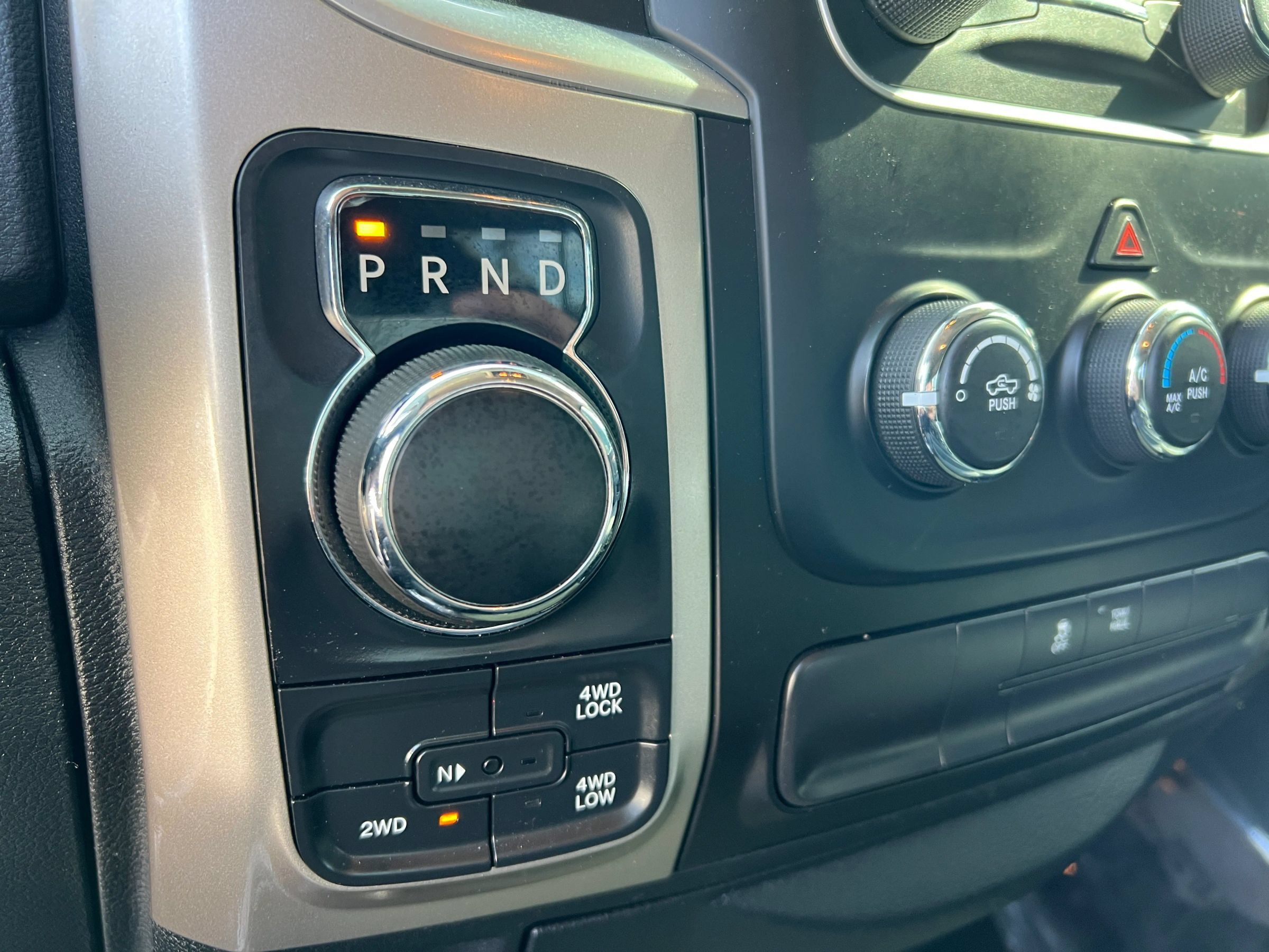 Used 2017 RAM 1500 Classic SLT AWD/4WD image 14