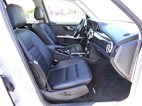 Used 2014 Mercedes-Benz GLK 350 2WD image 16