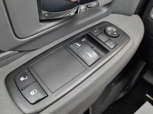 Used 2014 RAM 1500 Express AWD/4WD image 25