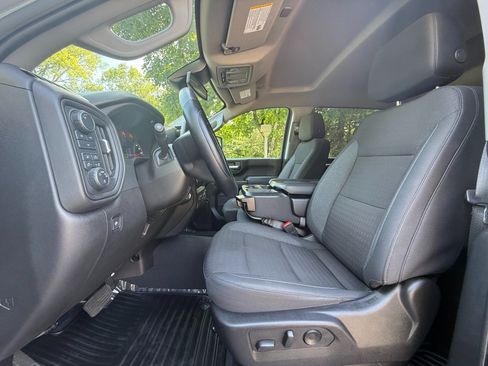 Used 2025 Chevrolet Silverado 2500 Custom w/ Custom Value Package AWD/4WD image 9