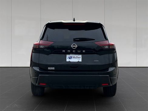 Used 2024 Nissan Rogue S image 4