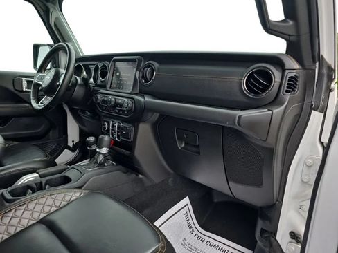 Used 2022 Jeep Wrangler Unlimited Sahara AWD/4WD image 18