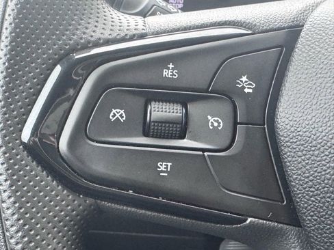 Used 2025 Chevrolet Trax LS image 32