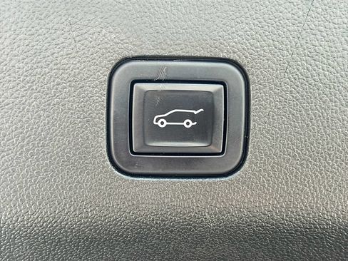 Used 2023 Chevrolet Tahoe Z71 AWD/4WD image 14