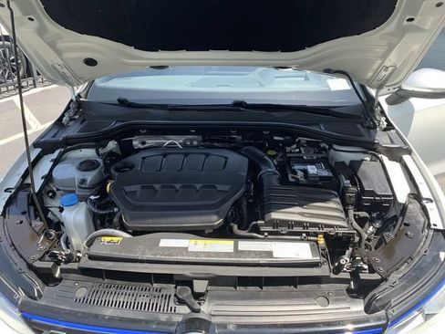 Used 2022 Volkswagen Golf R AWD/4WD image 16