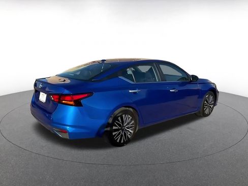 Used 2025 Nissan Altima 2.5 SV image 14