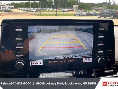 Used 2024 Toyota Sienna Platinum AWD/4WD image 17