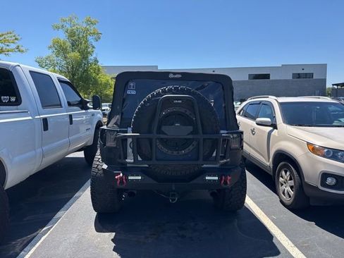 Used 2014 Jeep Wrangler Unlimited Rubicon w/ Connectivity Group AWD/4WD image 3