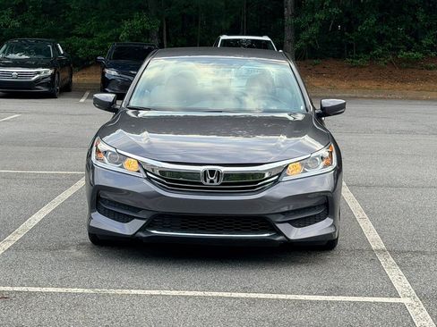 Used 2017 Honda Accord LX image 3