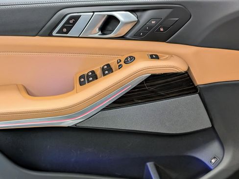 Used 2025 BMW X5 xDrive50e w/ M Sport Package image 13