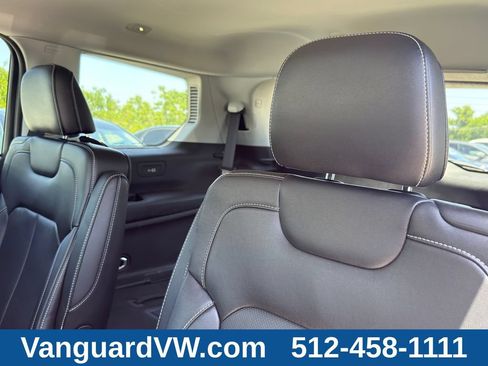 Used 2023 Jeep Grand Cherokee L Limited w/ Luxury Tech Group II AWD/4WD image 29
