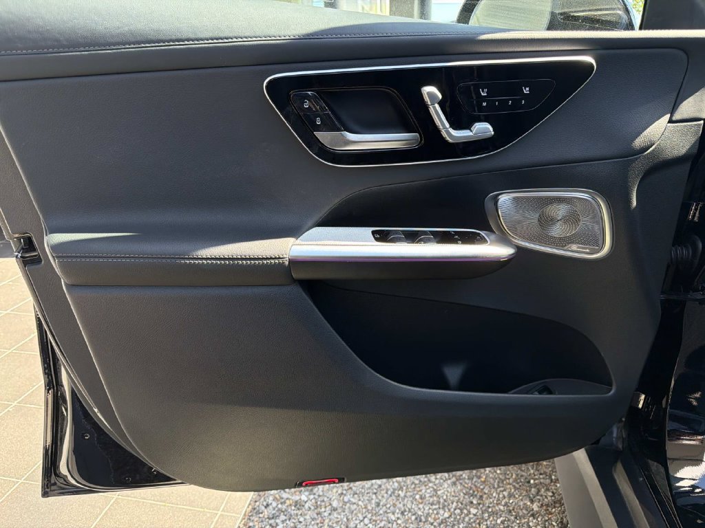 Used 2026 Mercedes-Benz GLC 300 4MATIC image 19