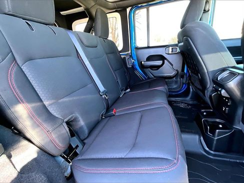 Used 2021 Jeep Wrangler Unlimited Rubicon w/ Cold Weather Group image 22