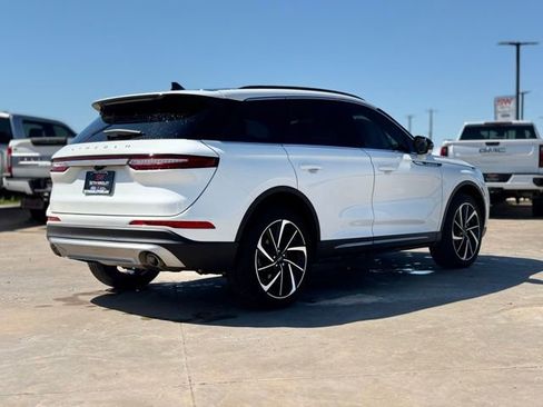 Used 2025 Lincoln Corsair Reserve FWD image 2