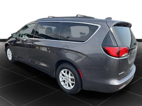 Used 2020 Chrysler Voyager Lxi FWD image 3