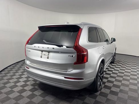 Used 2022 Volvo XC90 T6 Momentum w/ Advanced Package image 5