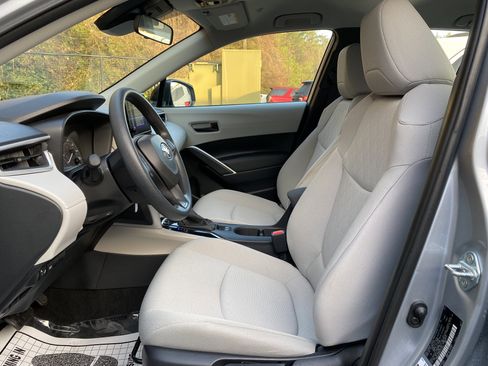 Used 2024 Toyota Corolla Cross L image 16