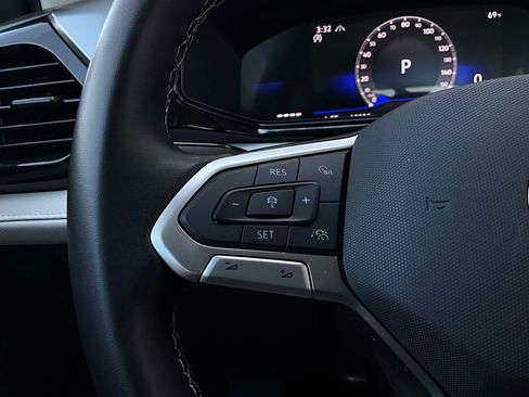 Used 2025 Volkswagen Taos S image 32