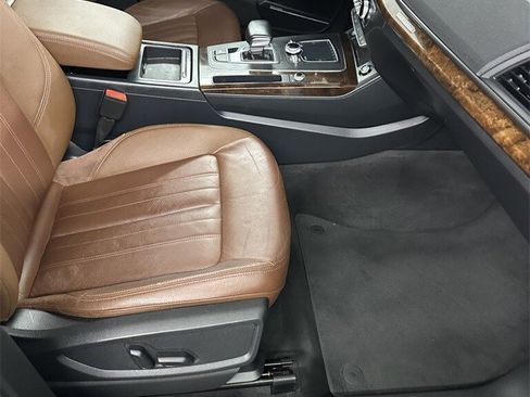 Used 2018 Audi Q5 2.0T Premium Plus w/ Premium Plus Package image 38