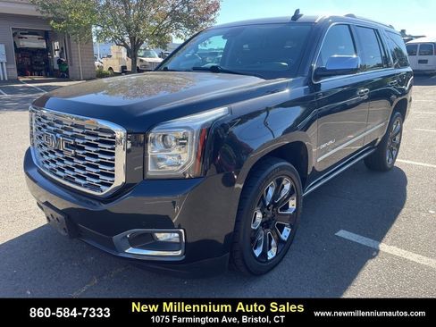 Used 2020 GMC Yukon Denali w/ Denali Ultimate Package image 3