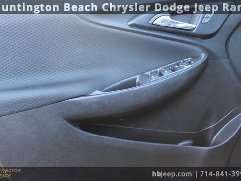 Used 2023 Chevrolet Malibu LT image 9