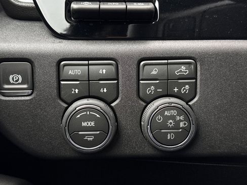 New 2026 Chevrolet Silverado 3500 High Country w/ High Country Premium Package AWD/4WD image 33