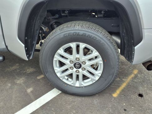 Used 2025 Toyota Tundra SR5 AWD/4WD image 19