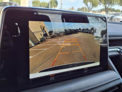 Used 2022 GMC Yukon SLE AWD/4WD image 5