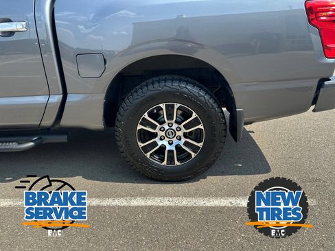 Used 2021 Nissan Titan SV w/ SV Convenience Package AWD/4WD image 10