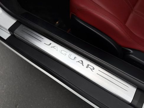 Used 2015 Jaguar F-TYPE Coupe RWD image 12