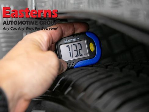 Used 2023 Chrysler Pacifica Touring-L FWD image 29