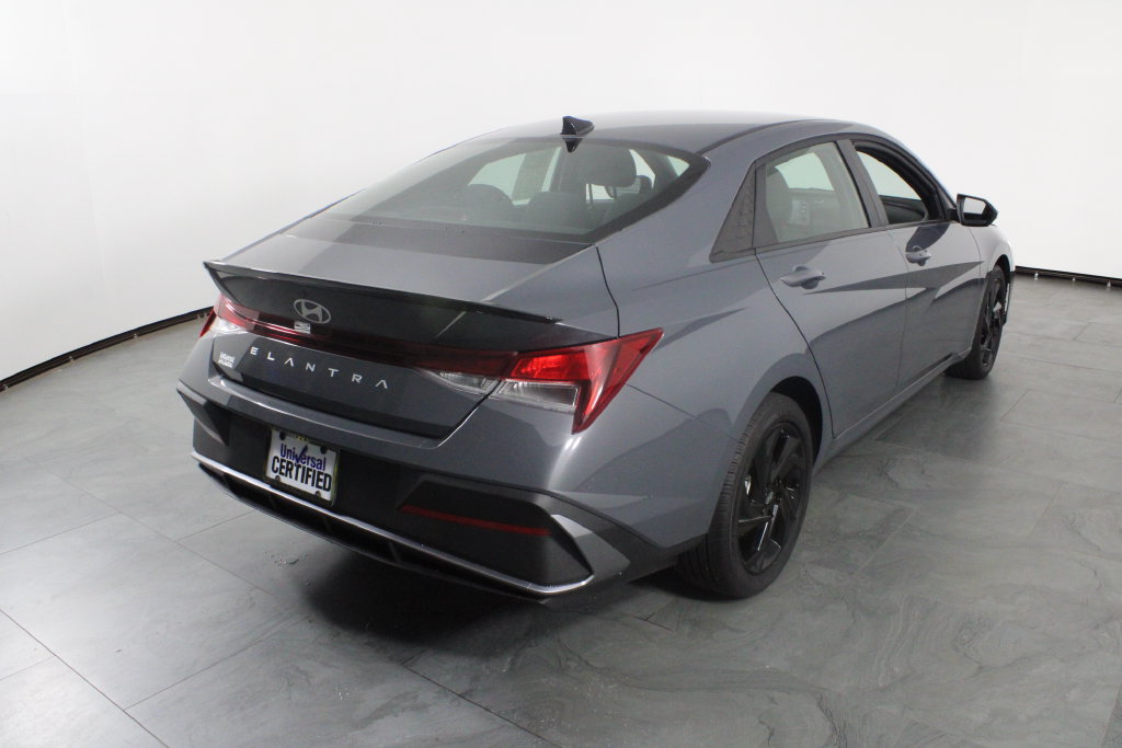 Certified 2026 Hyundai Elantra Sport FWD image 4