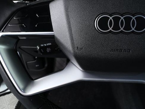 Certified 2025 Audi Q5 Premium w/ Convenience Package image 9