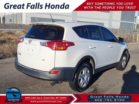 Used 2015 Toyota RAV4 LE image 3