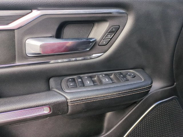 Used 2024 RAM 1500 Laramie AWD/4WD image 15