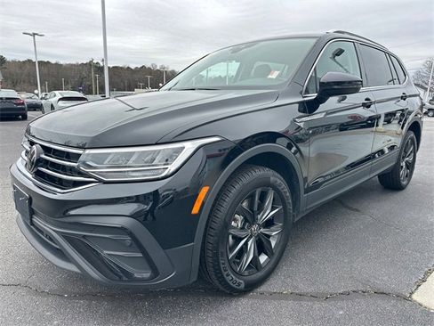 Used 2024 Volkswagen Tiguan SE image 7