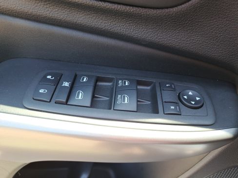 Used 2022 Jeep Cherokee Latitude Lux w/ Sun & Sound Group FWD image 26