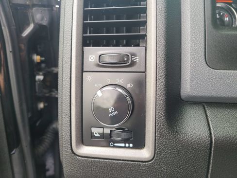 Used 2019 RAM 1500 Express w/ Wheel & Sound Group AWD/4WD image 28